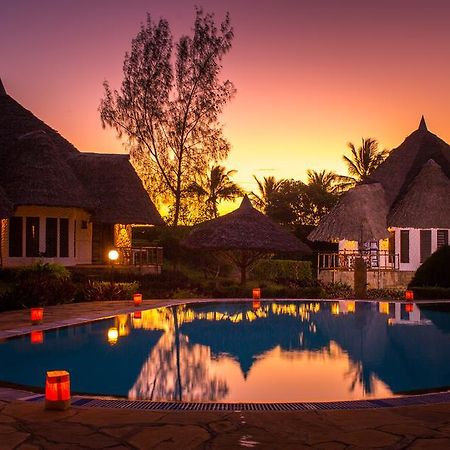 Kinondo Poa Hotel Diani Beach Kültér fotó