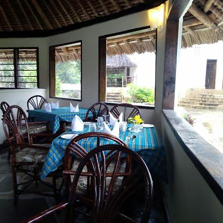Kinondo Poa Hotel Diani Beach Kültér fotó