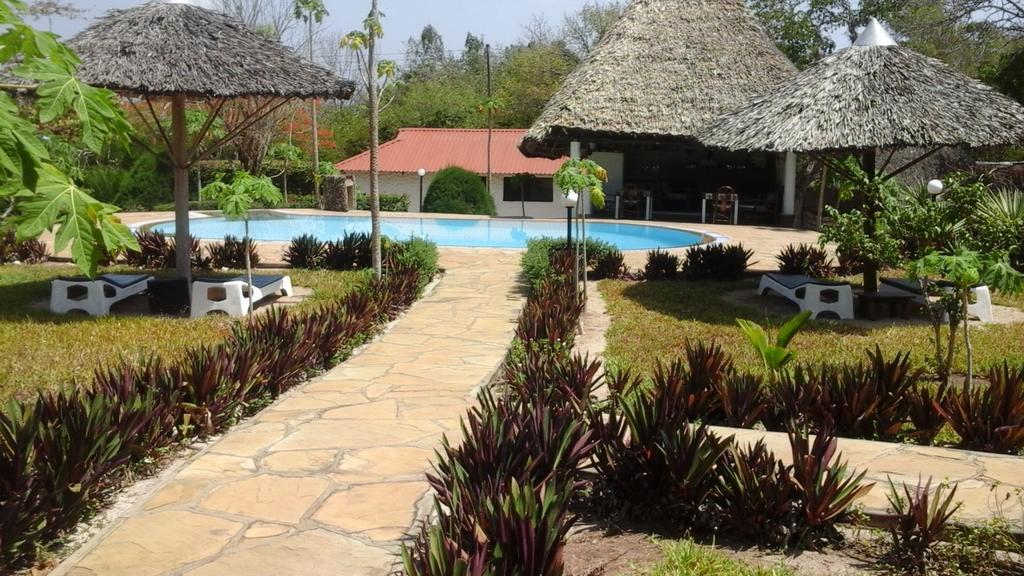 Kinondo Poa Hotel Diani Beach Kültér fotó