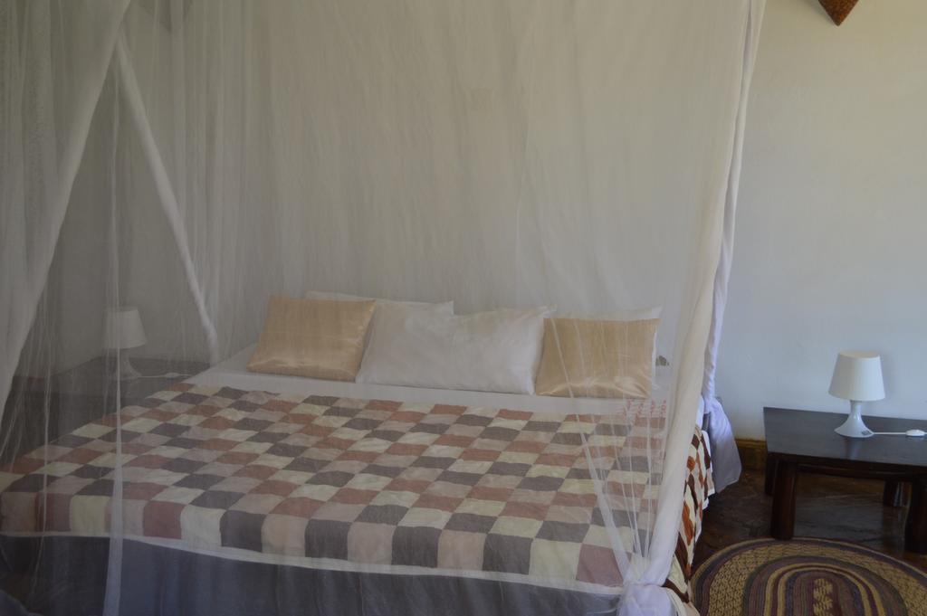 Kinondo Poa Hotel Diani Beach Kültér fotó