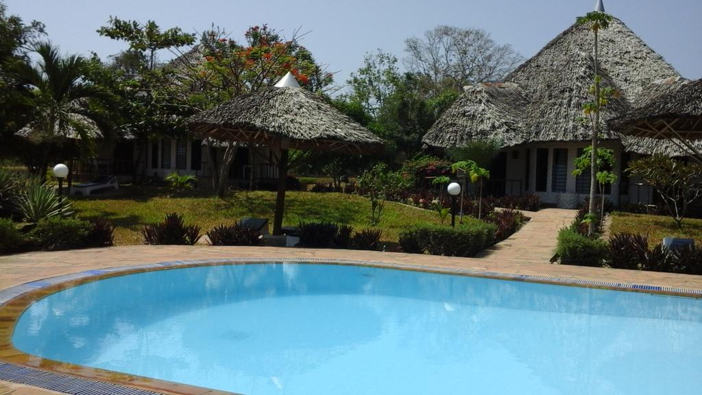 Kinondo Poa Hotel Diani Beach Kültér fotó
