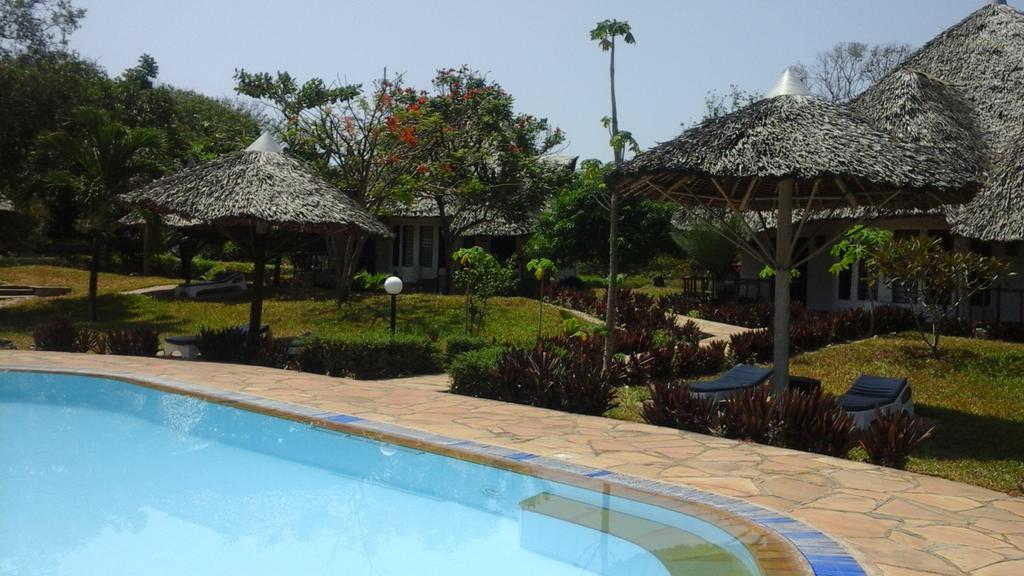 Kinondo Poa Hotel Diani Beach Kültér fotó
