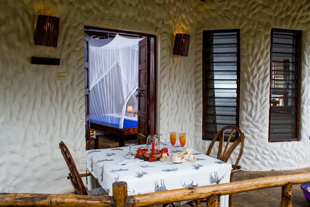 Kinondo Poa Hotel Diani Beach Szoba fotó
