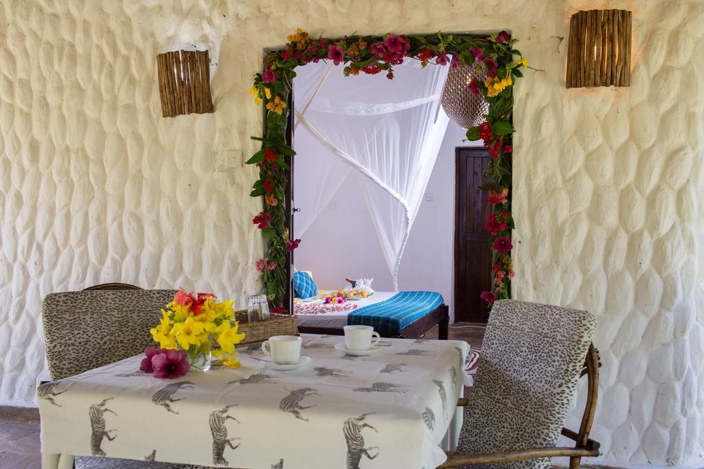 Kinondo Poa Hotel Diani Beach Szoba fotó