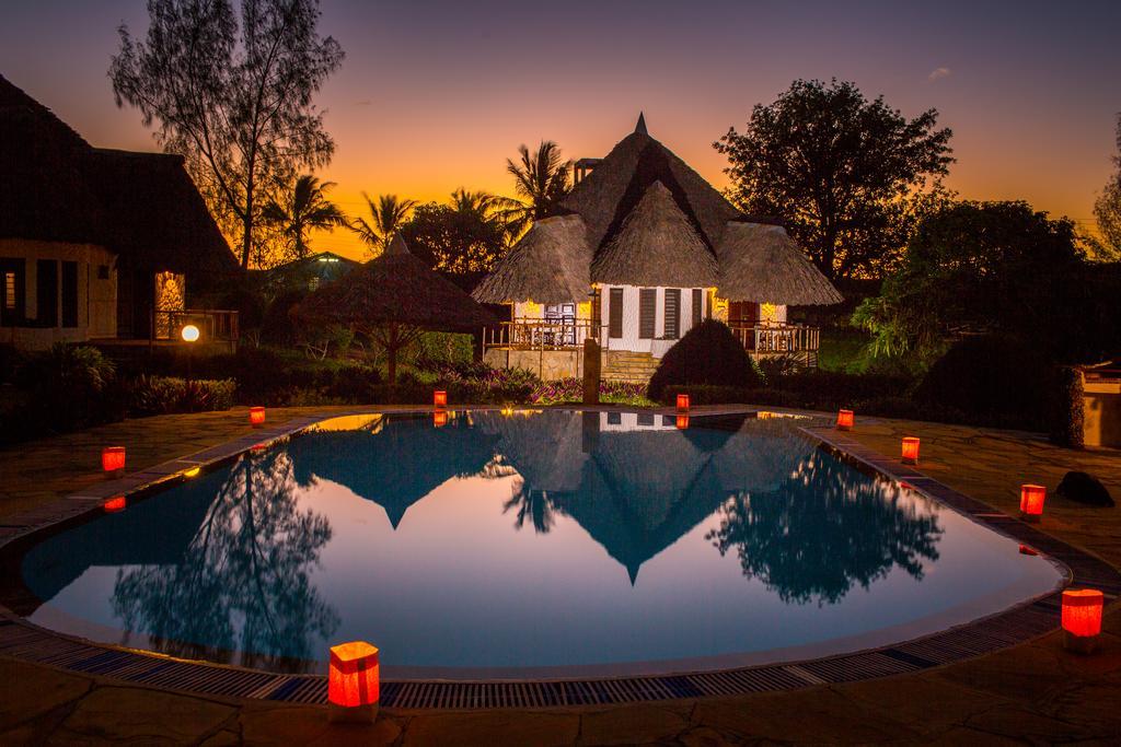Kinondo Poa Hotel Diani Beach Kültér fotó