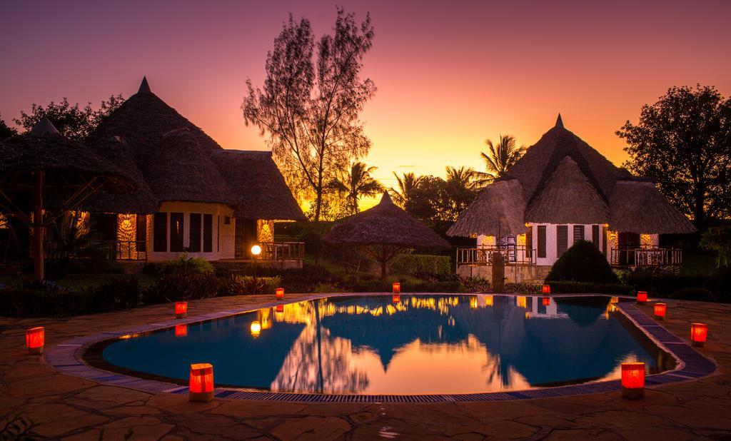 Kinondo Poa Hotel Diani Beach Kültér fotó