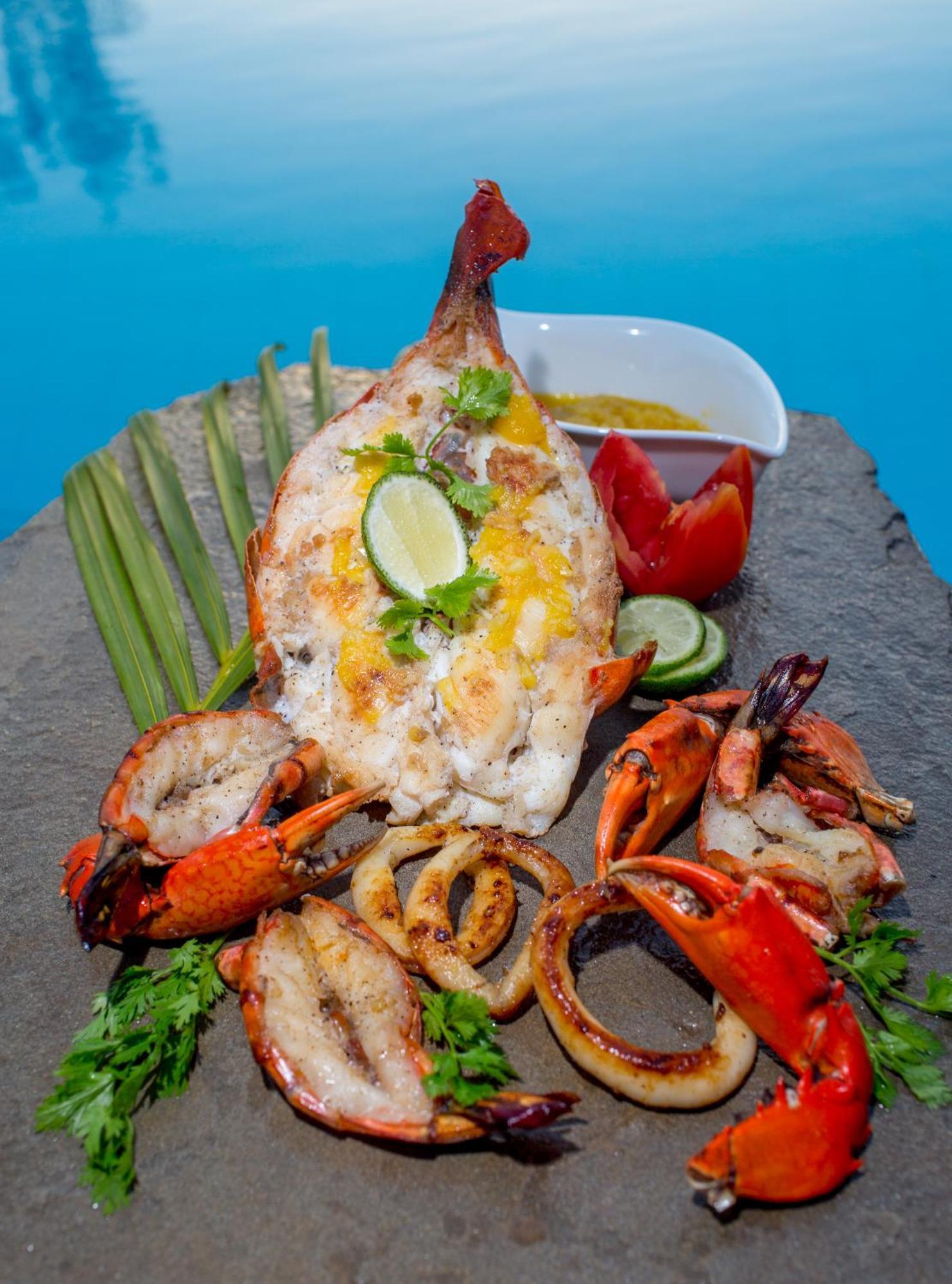 Kinondo Poa Hotel Diani Beach Kültér fotó