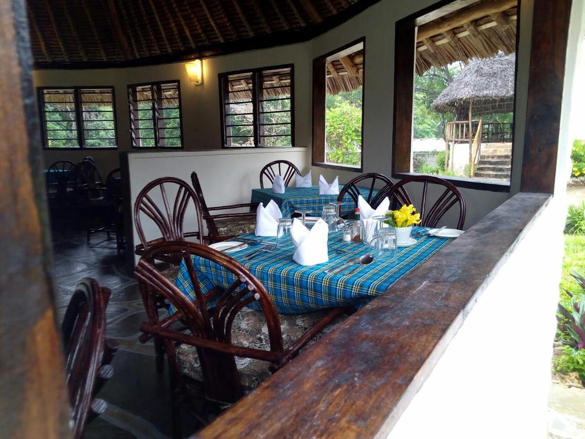 Kinondo Poa Hotel Diani Beach Kültér fotó