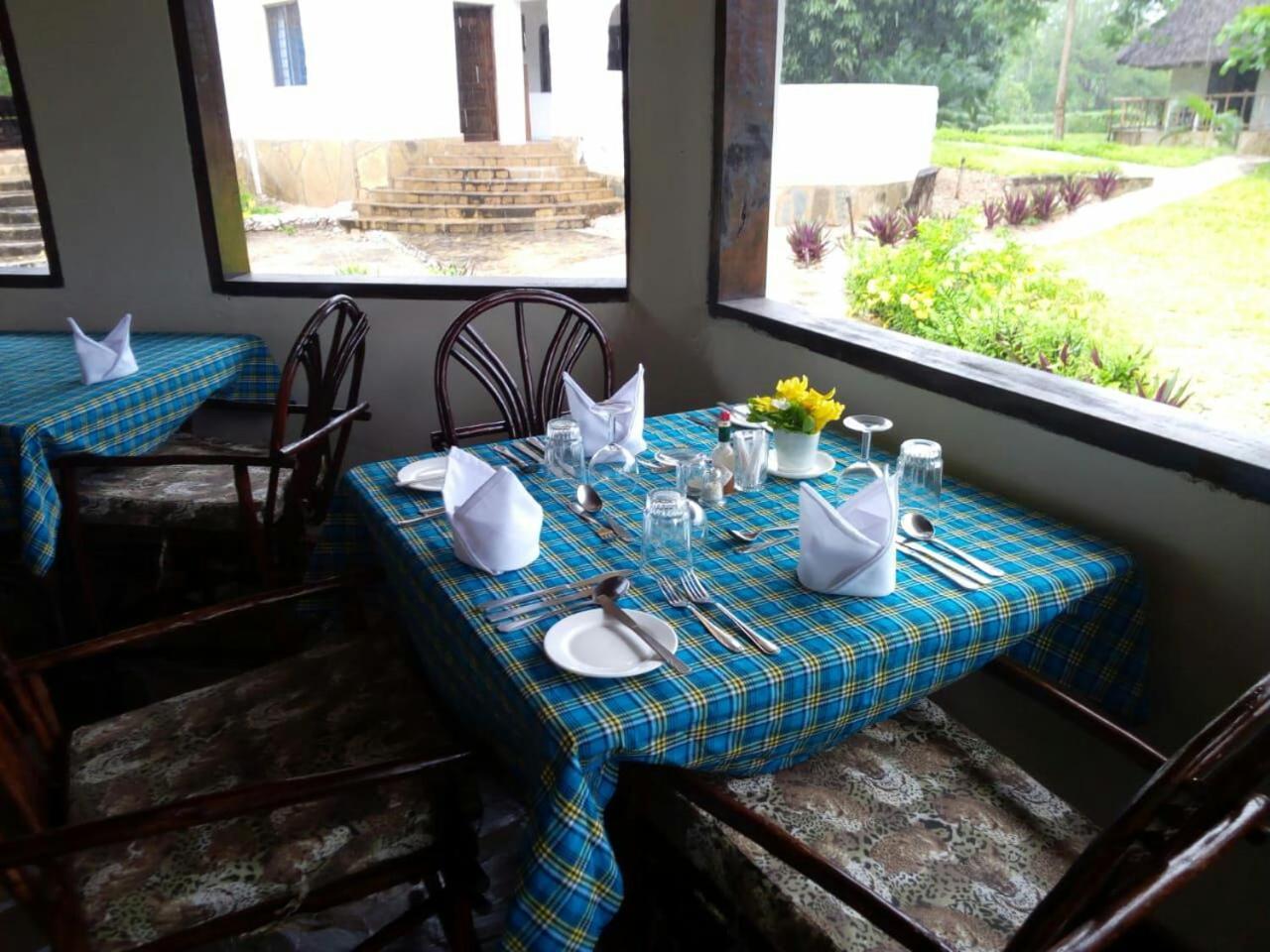 Kinondo Poa Hotel Diani Beach Kültér fotó