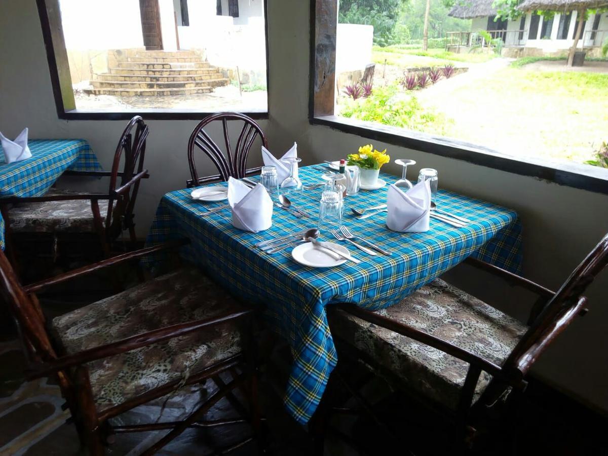 Kinondo Poa Hotel Diani Beach Kültér fotó