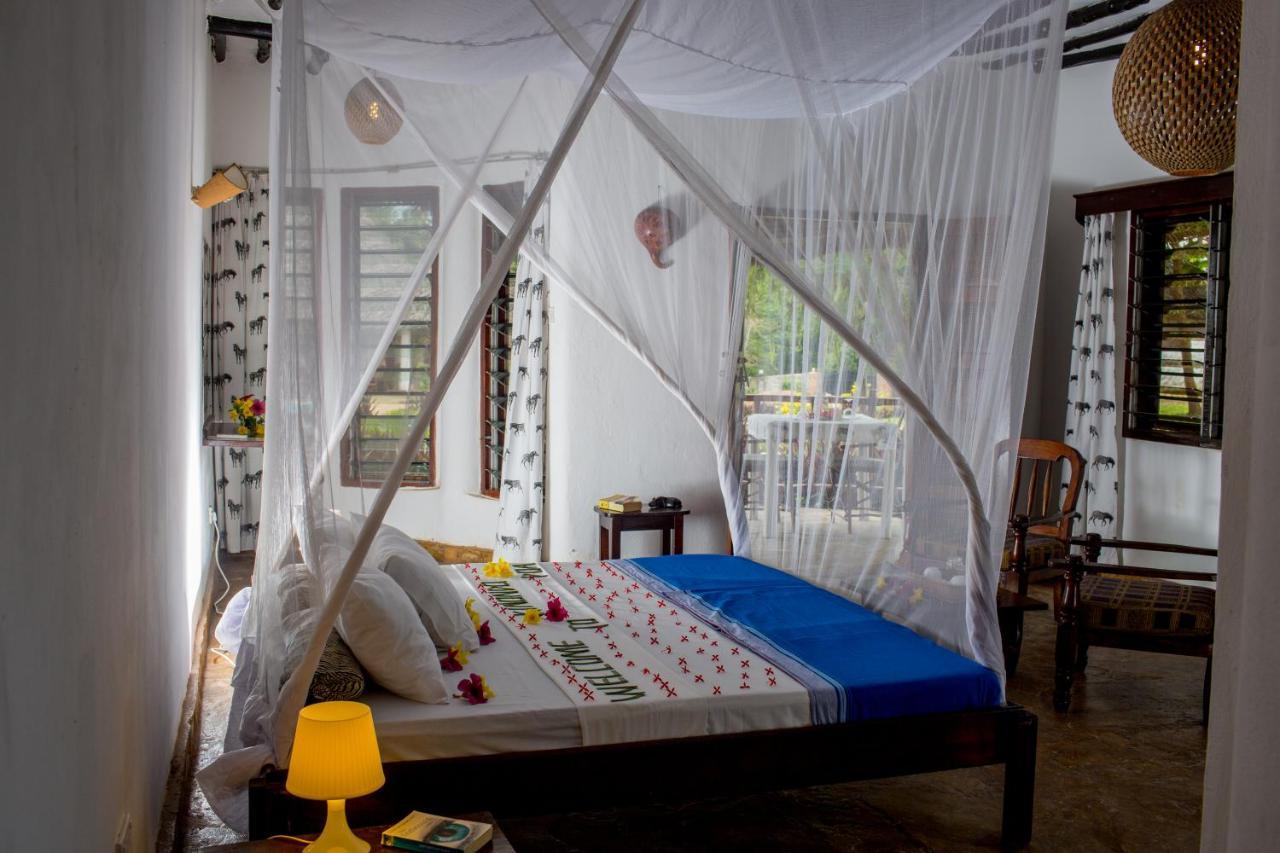 Kinondo Poa Hotel Diani Beach Kültér fotó